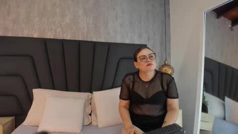 Snapshot of scarlett_monroe_1 chatting on 23, 10, 2025 scarlett_monroe_1 online show from 23, 10, 2025