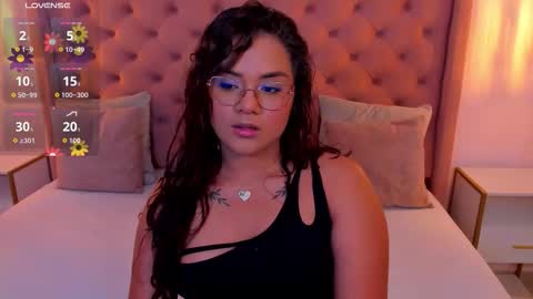 Scarlett  online show from 29, 9, 2025