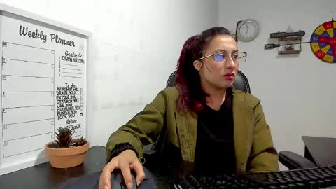 Snapshot of scarlett_sen chatting on 2, 12, 2024 Mistress Scarlett online show from 2, 12, 2024