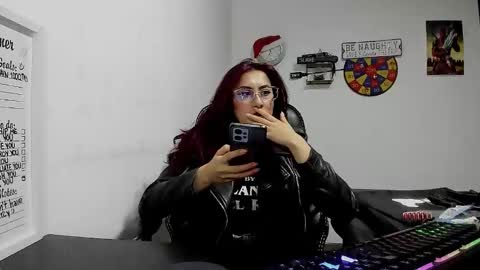 Snapshot of scarlett_sen chatting on 30, 12, 2024 Mistress Scarlett online show from 30, 12, 2024