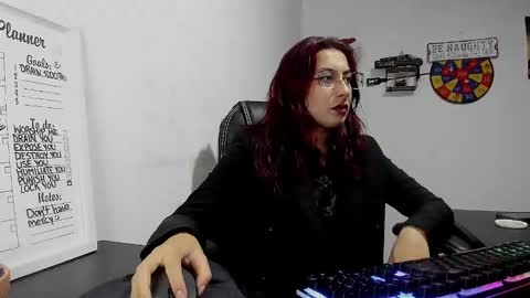 Snapshot of scarlett_sen chatting on 3, 1, 2025 Mistress Scarlett online show from 3, 1, 2025