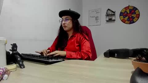 Snapshot of scarlett_sen chatting on 22, 1, 2025 Mistress Scarlett online show from 22, 1, 2025