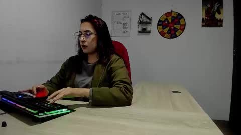 Snapshot of scarlett_sen chatting on 23, 1, 2025 Mistress Scarlett online show from 23, 1, 2025