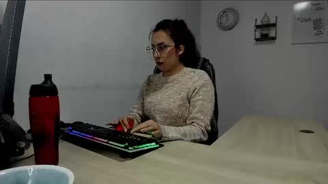Snapshot of scarlett_sen chatting on 28, 1, 2025 Mistress Scarlett online show from 28, 1, 2025