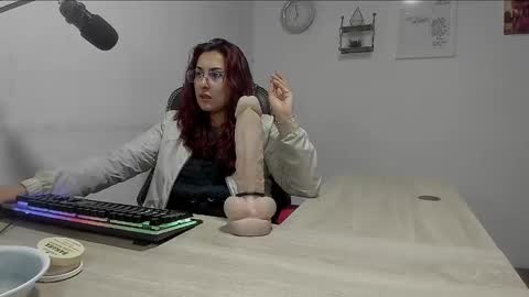 Snapshot of scarlett_sen chatting on 29, 1, 2025 Mistress Scarlett online show from 29, 1, 2025