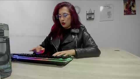 Snapshot of scarlett_sen chatting on 17, 2, 2025 Mistress Scarlett online show from 17, 2, 2025