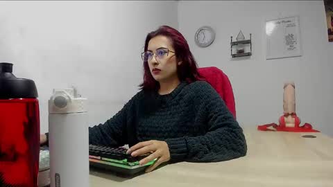 Snapshot of scarlett_sen chatting on 21, 2, 2025 Mistress Scarlett online show from 21, 2, 2025