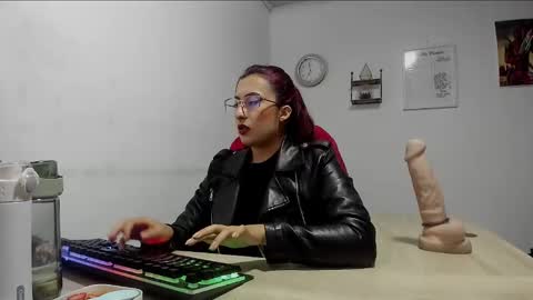Snapshot of scarlett_sen chatting on 25, 2, 2025 Mistress Scarlett online show from 25, 2, 2025