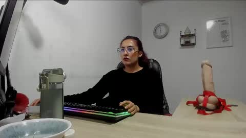 Snapshot of scarlett_sen chatting on 25, 2, 2025 Mistress Scarlett online show from 25, 2, 2025