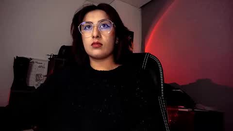 Snapshot of scarlett_sen chatting on 11, 9, 2025 Mistress Scarlett online show from 11, 9, 2025