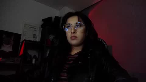 Snapshot of scarlett_sen chatting on 3, 10, 2025 Mistress Scarlett online show from 3, 10, 2025