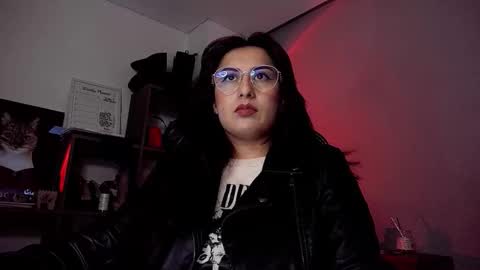 Snapshot of scarlett_sen chatting on 10, 10, 2025 Mistress Scarlett online show from 10, 10, 2025