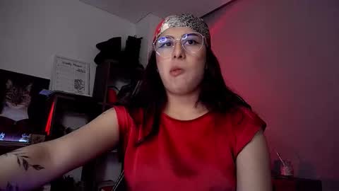 Snapshot of scarlett_sen chatting on 13, 10, 2025 Mistress Scarlett online show from 13, 10, 2025