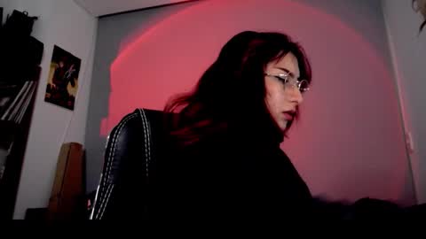 Snapshot of scarlett_sen chatting on 20, 10, 2025 Mistress Scarlett online show from 20, 10, 2025