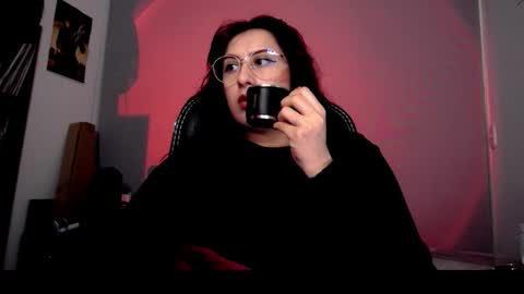 Snapshot of scarlett_sen chatting on 22, 10, 2025 Mistress Scarlett online show from 22, 10, 2025