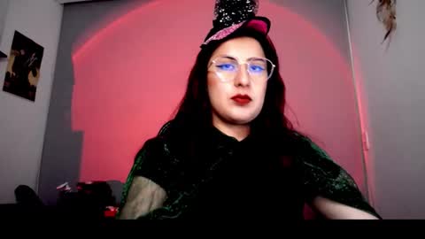 Snapshot of scarlett_sen chatting on 27, 10, 2025 Mistress Scarlett online show from 27, 10, 2025