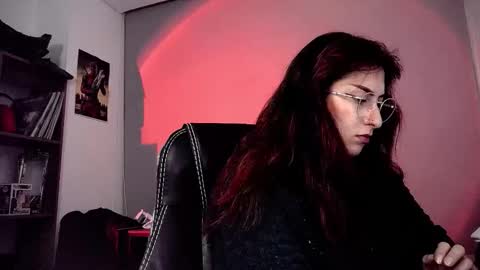 Snapshot of scarlett_sen chatting on 7, 11, 2025 Mistress Scarlett online show from 7, 11, 2025