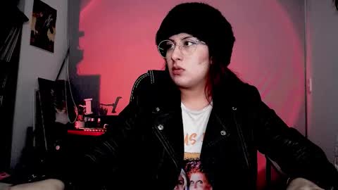 Snapshot of scarlett_sen chatting on 21, 11, 2025 Mistress Scarlett online show from 21, 11, 2025