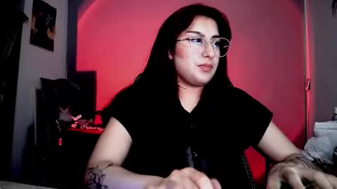 Snapshot of scarlett_sen chatting on 25, 11, 2025 Mistress Scarlett online show from 25, 11, 2025