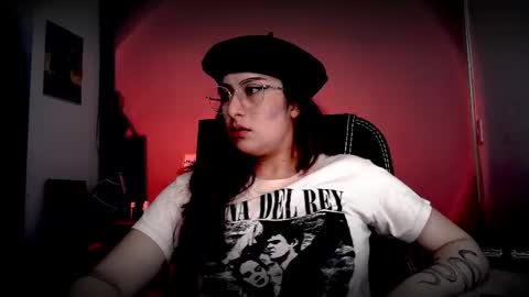Snapshot of scarlett_sen chatting on 7, 1, 2026 Mistress Scarlett online show from 7, 1, 2026