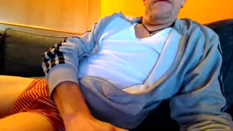 Snapshot of schmuhbaer1 chatting on 19, 11, 2025 schmuhbaer1 online show from 19, 11, 2025