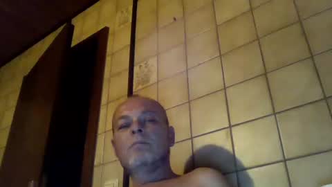 Snapshot of schnibschnab chatting on 19, 10, 2025 schnibschnab online show from 19, 10, 2025