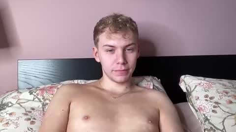 Snapshot of scottish_twink01 chatting on 10, 10, 2025 danny online show from 10, 10, 2025