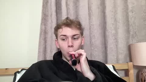 Snapshot of scottish_twink01 chatting on 3, 11, 2025 danny online show from 3, 11, 2025