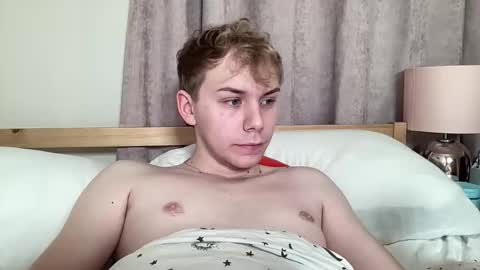 Snapshot of scottish_twink01 chatting on 4, 11, 2025 danny online show from 4, 11, 2025