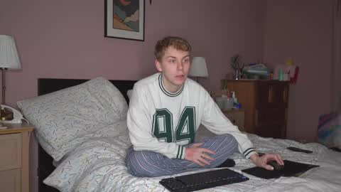 Snapshot of scottish_twink01 chatting on 8, 11, 2025 danny online show from 8, 11, 2025