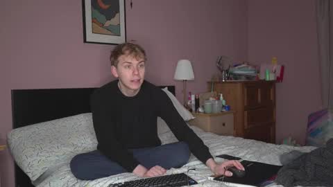 Snapshot of scottish_twink01 chatting on 9, 11, 2025 danny online show from 9, 11, 2025