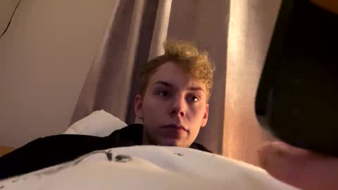 Snapshot of scottish_twink01 chatting on 11, 11, 2025 danny online show from 11, 11, 2025