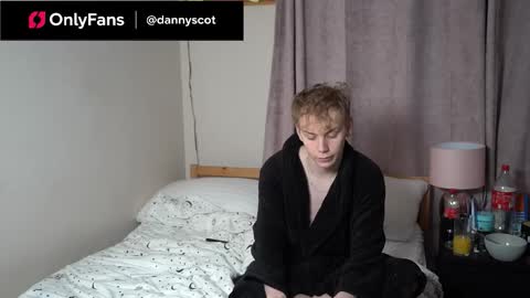 Snapshot of scottish_twink01 chatting on 14, 11, 2025 danny online show from 14, 11, 2025