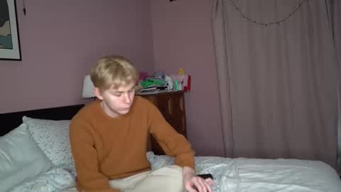 Snapshot of scottish_twink01 chatting on 25, 11, 2025 danny online show from 25, 11, 2025