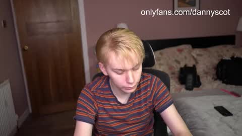 Snapshot of scottish_twink01 chatting on 4, 12, 2025 danny online show from 4, 12, 2025