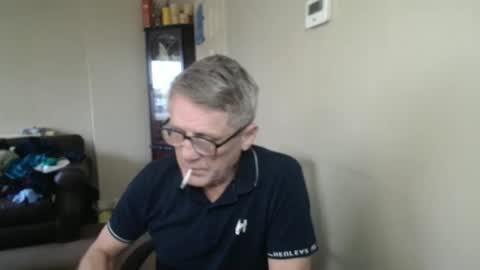 Snapshot of scottsman214 chatting on 21, 10, 2025 James online show from 21, 10, 2025