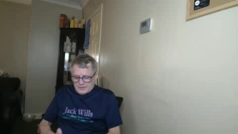 Snapshot of scottsman214 chatting on 28, 10, 2025 James online show from 28, 10, 2025
