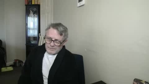 Snapshot of scottsman214 chatting on 19, 11, 2025 James online show from 19, 11, 2025