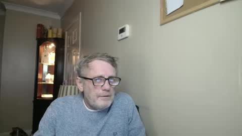 Snapshot of scottsman214 chatting on 23, 11, 2025 James online show from 23, 11, 2025