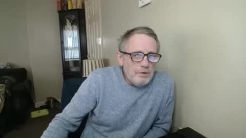 Snapshot of scottsman214 chatting on 24, 11, 2025 James online show from 24, 11, 2025