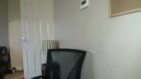 Snapshot of scottsman214 chatting on 14, 12, 2025 James online show from 14, 12, 2025