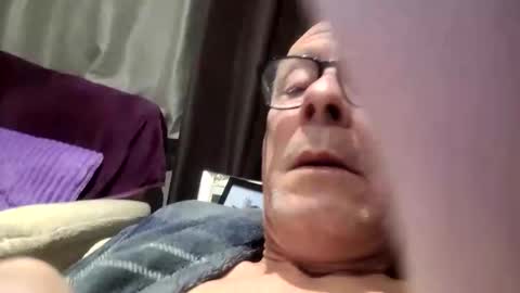 sealofapproval1 online show from 19, 3, 2026