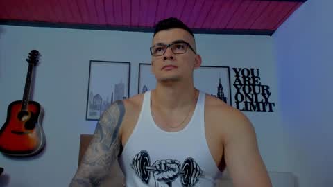 Snapshot of sean_carrera69 chatting on 31, 12, 2024 Sean Carrera online show from 31, 12, 2024