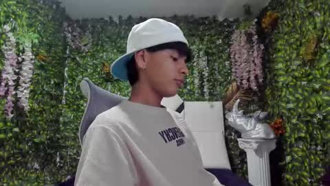 Snapshot of sebas_lover_ chatting on 17, 10, 2025 SEBASTIAN online show from 17, 10, 2025