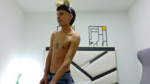 Snapshot of sebas_lover_ chatting on 15, 11, 2025 SEBASTIAN online show from 15, 11, 2025