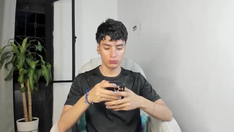 Snapshot of sebas_rosse chatting on 17, 10, 2025 sebastian online show from 17, 10, 2025