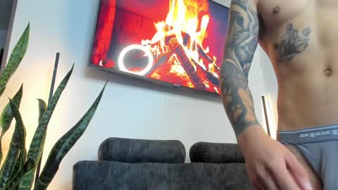 Snapshot of sebas_w01 chatting on 31, 12, 2024 sebastian online show from 31, 12, 2024