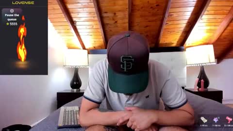 Snapshot of sebastian_berne chatting on 5, 11, 2025 Sebastian Berne online show from 5, 11, 2025