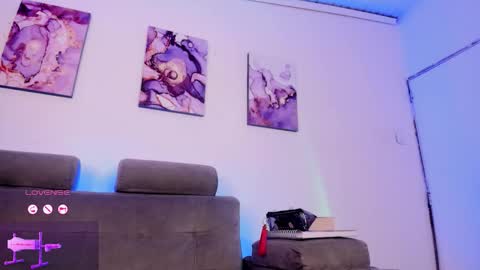     .  INDEPENDENT MODEL online show from 7, 2, 2026