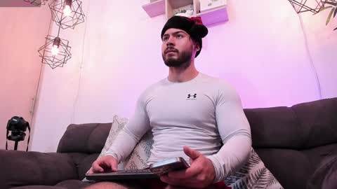 Instagram jeanpaulfit  online show from 14, 12, 2024